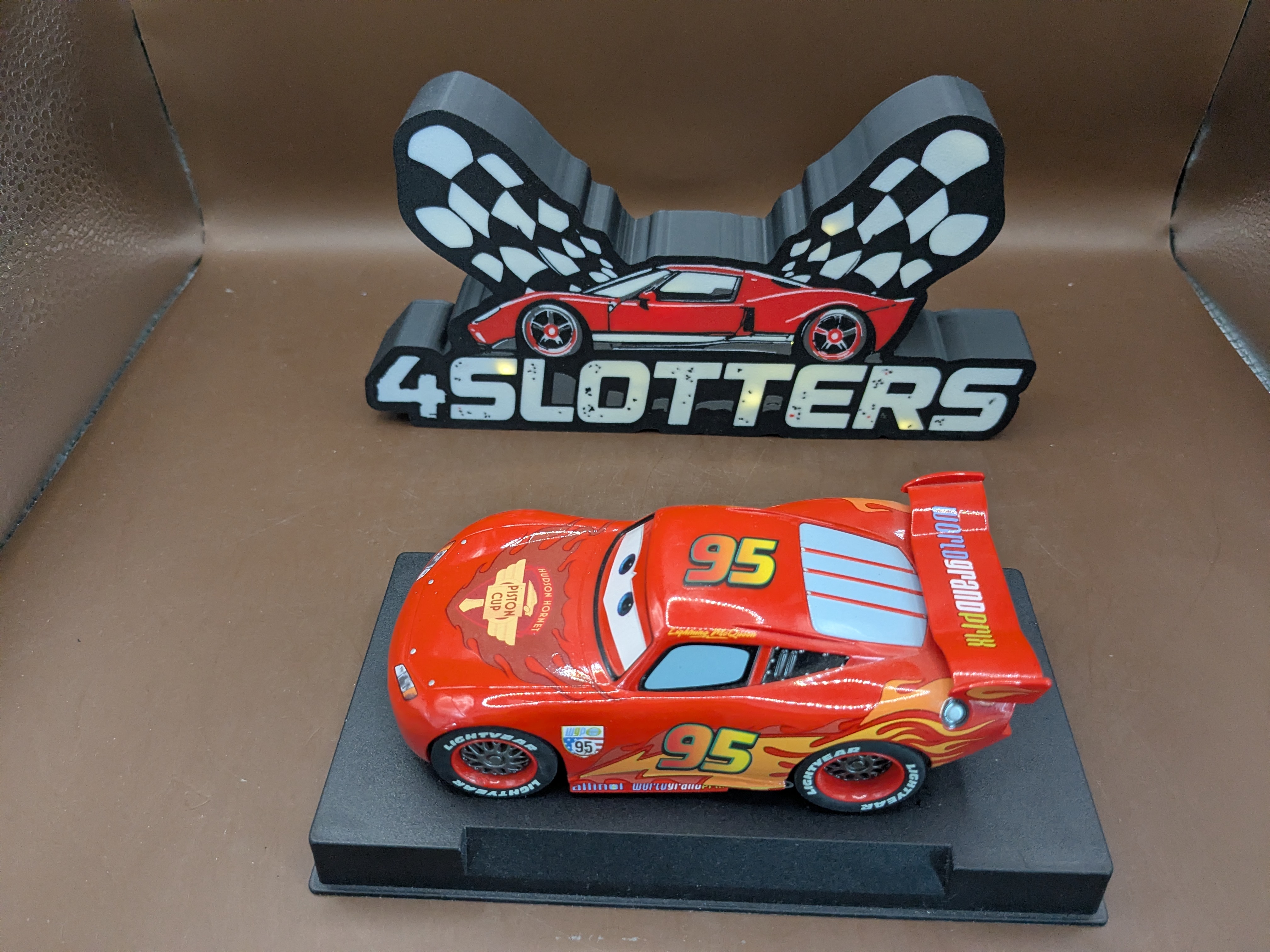 Carrera Evo Disney/Pixar Cars #95 Lightning McQueen *USED*