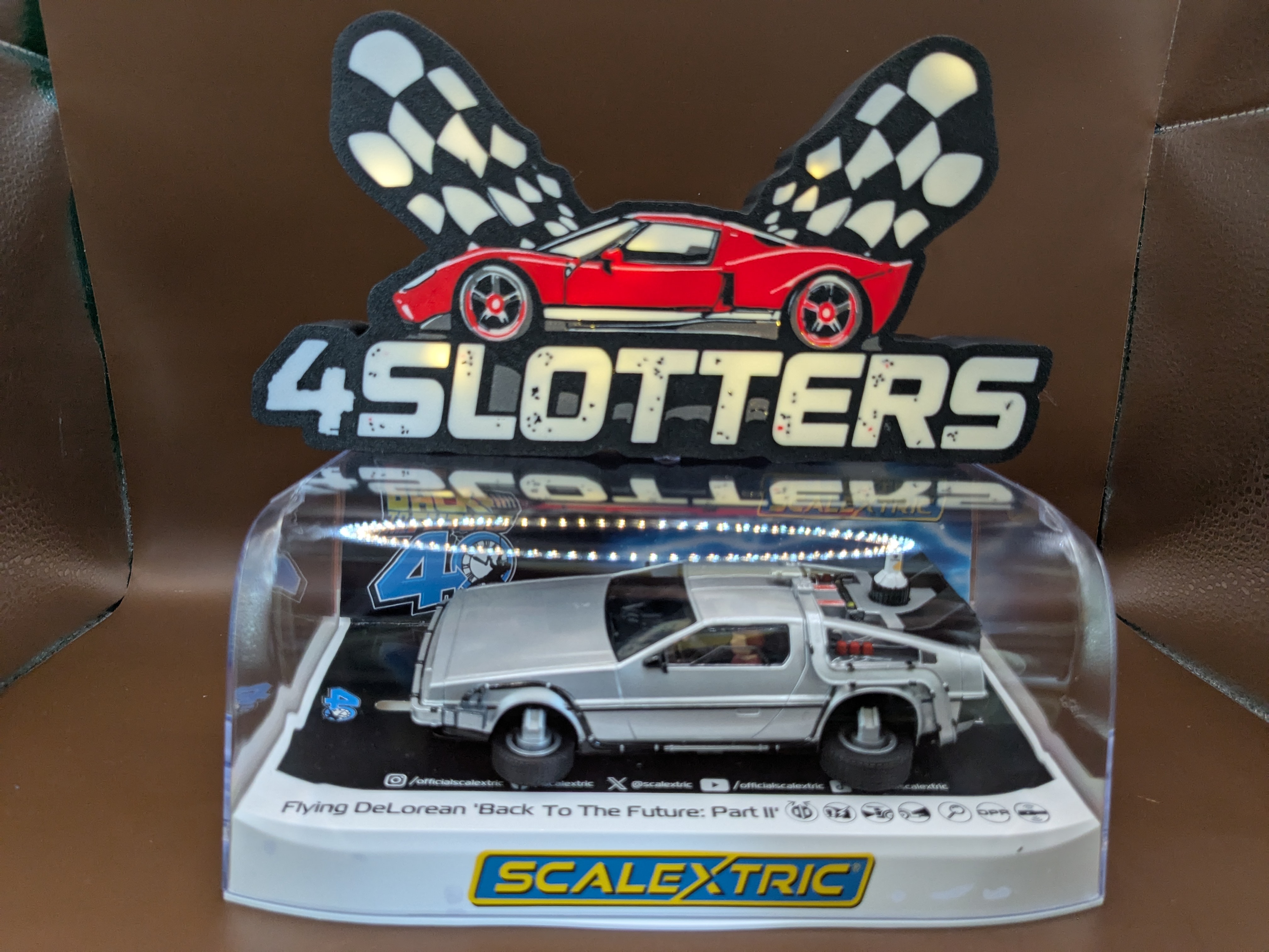 Scalextric DeLorean BACK TO THE FUTURE 2- FLYING TIME MACH (03/25) *