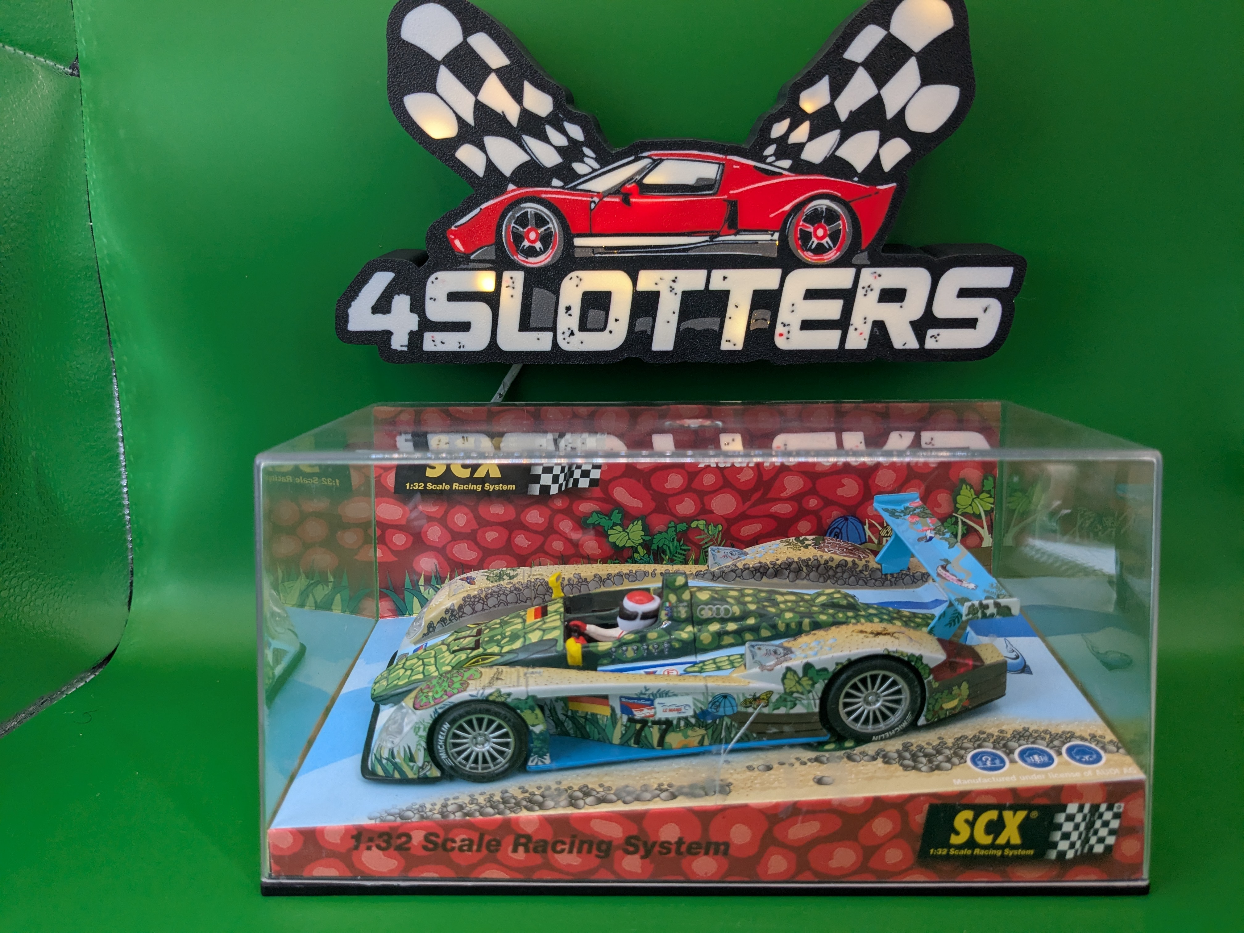 SCX Audi R8 #77 Crocodile