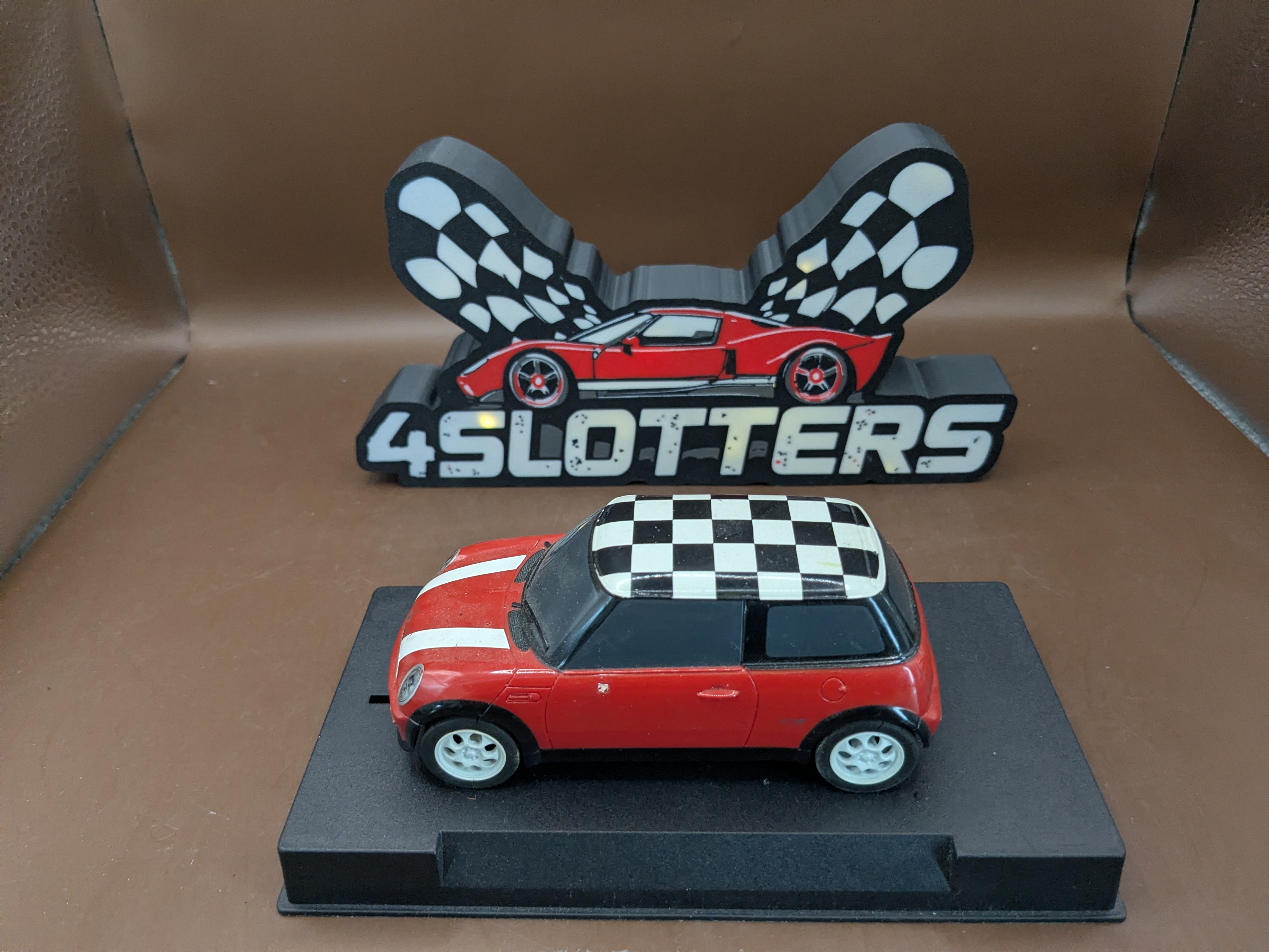 Scalextric Mini Checkered Red *USED*