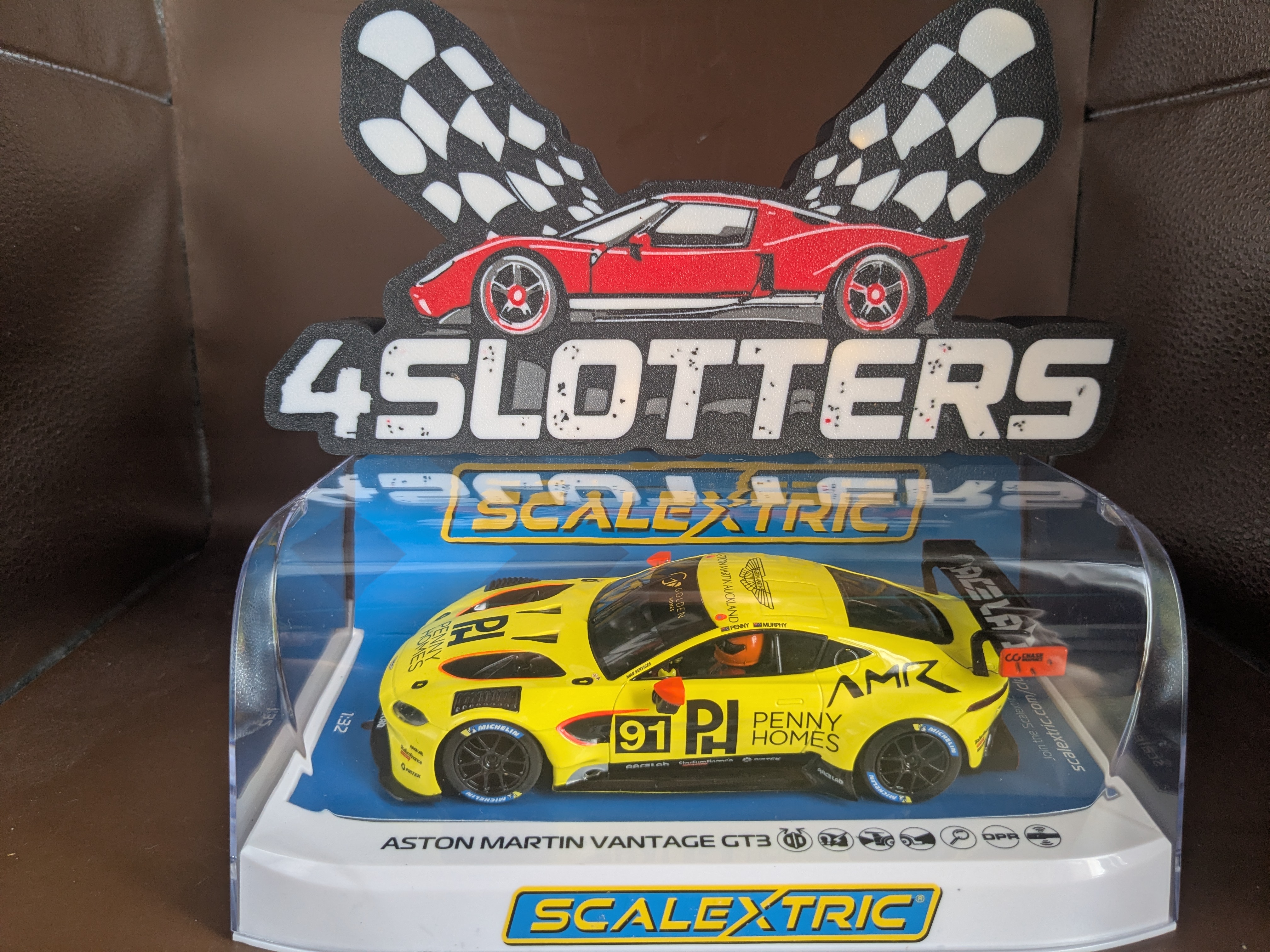 Scalextric Aston Martin Vantage GT3 #91 Penny Homes Racing