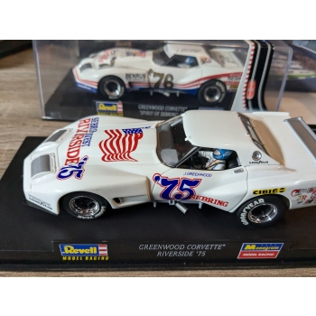 Revell Chevrolet Corvette 1975 Riverside