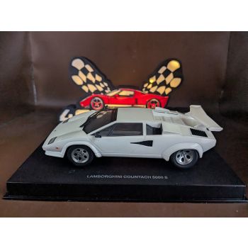 Autoart Lamborghini Countach 5000 S White