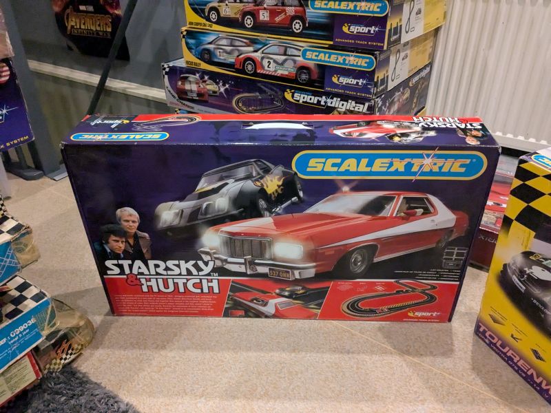 Scalextric SET Starsky & Hutch Chevrolet Corvette & Ford Gran Torino